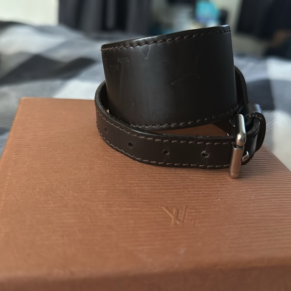 Authentic Louis Vuitton Leather Monogram Glacé Force wrap bracelet - Picture 2 of 15